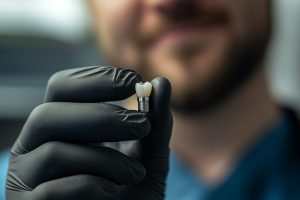 Novo programa do SUS facilita acesso a implantes dentários