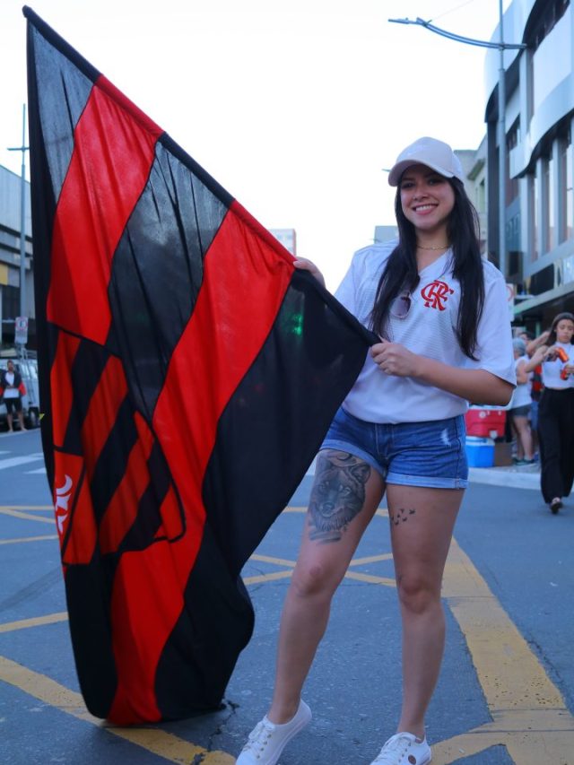 Torcida do Flamengo toma ruas de PG