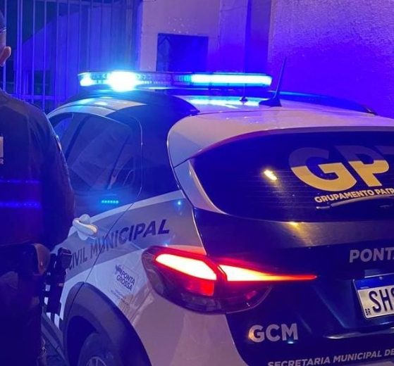 Homem com mandado de prisão é flagrado pela GM empurrando carrinho na madrugada em PG Boca no Trombone Homem com mandado de prisão é flagrado pela GM empurrando carrinho na madrugada em PG