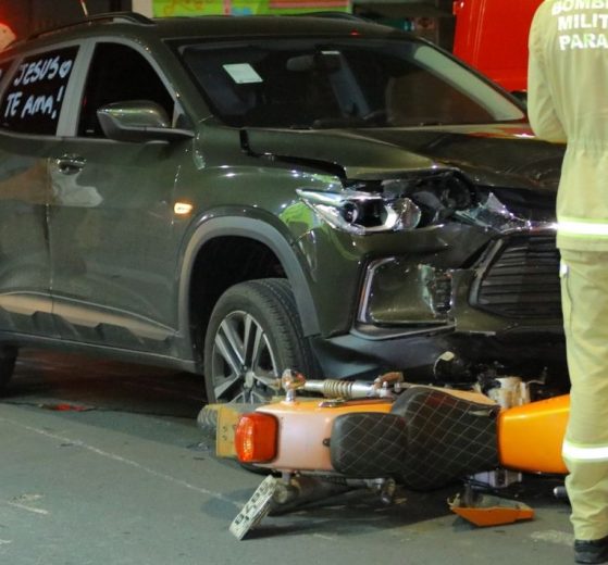 Motociclista sofre fraturas graves em colisão com carro no centro de Ponta Grossa Boca no Trombone Motociclista sofre fraturas graves em colisão com carro no centro de Ponta Grossa