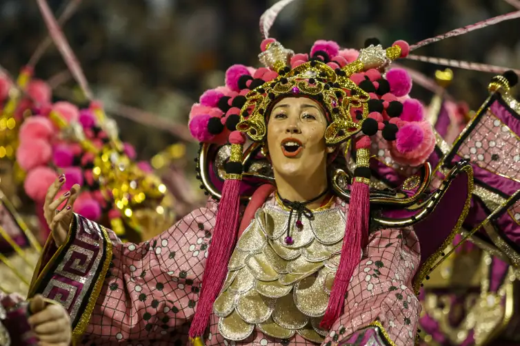 Rosas de Ouro é campeã do carnaval das escolas de samba de São Paulo Boca no Trombone Rosas de Ouro é campeã do carnaval das escolas de samba de São Paulo