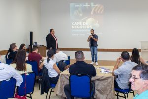Sindilojas realizou mais um Café de Negócios com empresários Boca no Trombone Sindilojas realizou mais um Café de Negócios com empresários