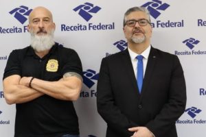 Receita Federal ministra curso sobre lavagem de dinheiro para delegados da Polícia Civil em Ponta Grossa Boca no Trombone Receita Federal ministra curso sobre lavagem de dinheiro para delegados da Polícia Civil em Ponta Grossa