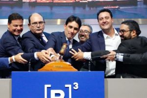 Paraná é primeiro Estado do Brasil a ter porto com área 100% regularizada Boca no Trombone Paraná é primeiro Estado do Brasil a ter porto com área 100% regularizada
