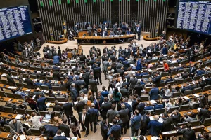 Oposição reúne assinaturas suficientes para criar CPI do INSS na Câmara Boca no Trombone Oposição reúne assinaturas suficientes para criar CPI do INSS na Câmara