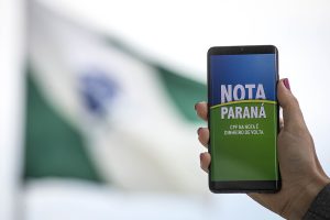 O número superlativo é explicado tanto pela alta adesão do paranaense ao Nota Paraná como também pela própria atividade econômica do Estado Boca no Trombone O número superlativo é explicado tanto pela alta adesão do paranaense ao Nota Paraná como também pela própria atividade econômica do Estado