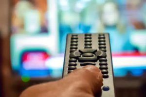 Quanto Uma TV Ligada 24 Horas Consome de Energia? Descubra o Custo Real Boca no Trombone Quanto Uma TV Ligada 24 Horas Consome de Energia? Descubra o Custo Real