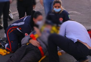 Acidente entre carro e moto deixa homem ferido em Ponta Grossa Boca no Trombone Acidente entre carro e moto deixa homem ferido em Ponta Grossa