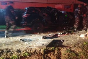 Viatura do CHOQUE capota durante perseguição em Almirante Tamandaré; policial militar e suspeito morrem Boca no Trombone Viatura do CHOQUE capota durante perseguição em Almirante Tamandaré; policial militar e suspeito morrem