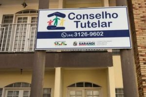Bebê é deixado em ponto de drogas como garantia de dívida de R$ 150 no Paraná; pais são procurados Boca no Trombone Bebê é deixado em ponto de drogas como garantia de dívida de R$ 150 no Paraná; pais são procurados