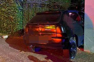 Homem é preso após fuga alucinada com carro adulterado e embriagado em Ponta Grossa Boca no Trombone Homem é preso após fuga alucinada com carro adulterado e embriagado em Ponta Grossa