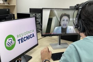 Residência Técnica da UEPG e UEM reúne mais de 300 participantes em programas voltados à gestão pública e ao fortalecimento das economias regionais. Boca no Trombone Residência Técnica da UEPG e UEM reúne mais de 300 participantes em programas voltados à gestão pública e ao fortalecimento das economias regionais.