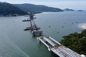 Obra já utilizou 2,5 mil toneladas de aço e 17 mil metros cúbicos de concreto; entrega está prevista para abril de 2026 Boca no Trombone Obra já utilizou 2,5 mil toneladas de aço e 17 mil metros cúbicos de concreto; entrega está prevista para abril de 2026