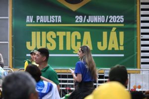 Ato na Paulista de apoiadores de Bolsonaro Boca no Trombone Ato na Paulista de apoiadores de Bolsonaro