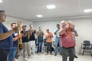 Com programas personalizados, empresa de Ponta Grossa prepara trabalhadores para enfrentar riscos e garante cumprimento das normas de segurança Boca no Trombone Com programas personalizados, empresa de Ponta Grossa prepara trabalhadores para enfrentar riscos e garante cumprimento das normas de segurança