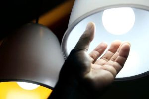 Contas de luz permanecem com bandeira tarifária vermelha em julho Boca no Trombone Contas de luz permanecem com bandeira tarifária vermelha em julho